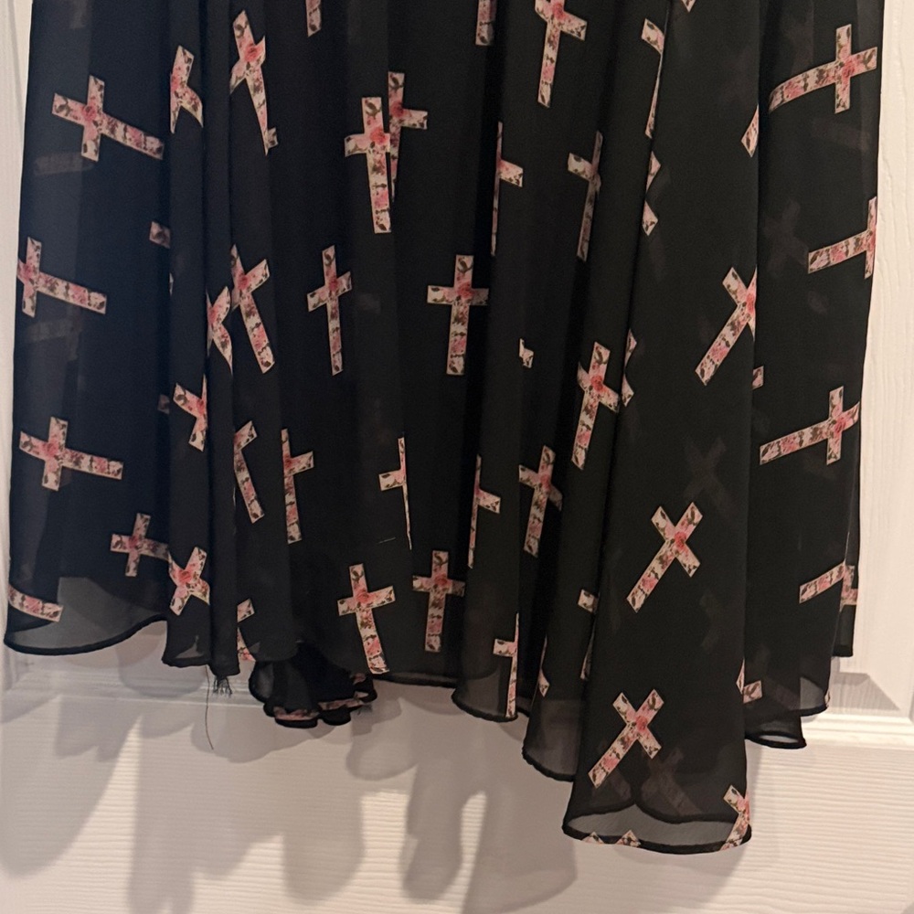 Forever 21 Black and Pink Cross Dress, Size Medium - Picture 6 of 12